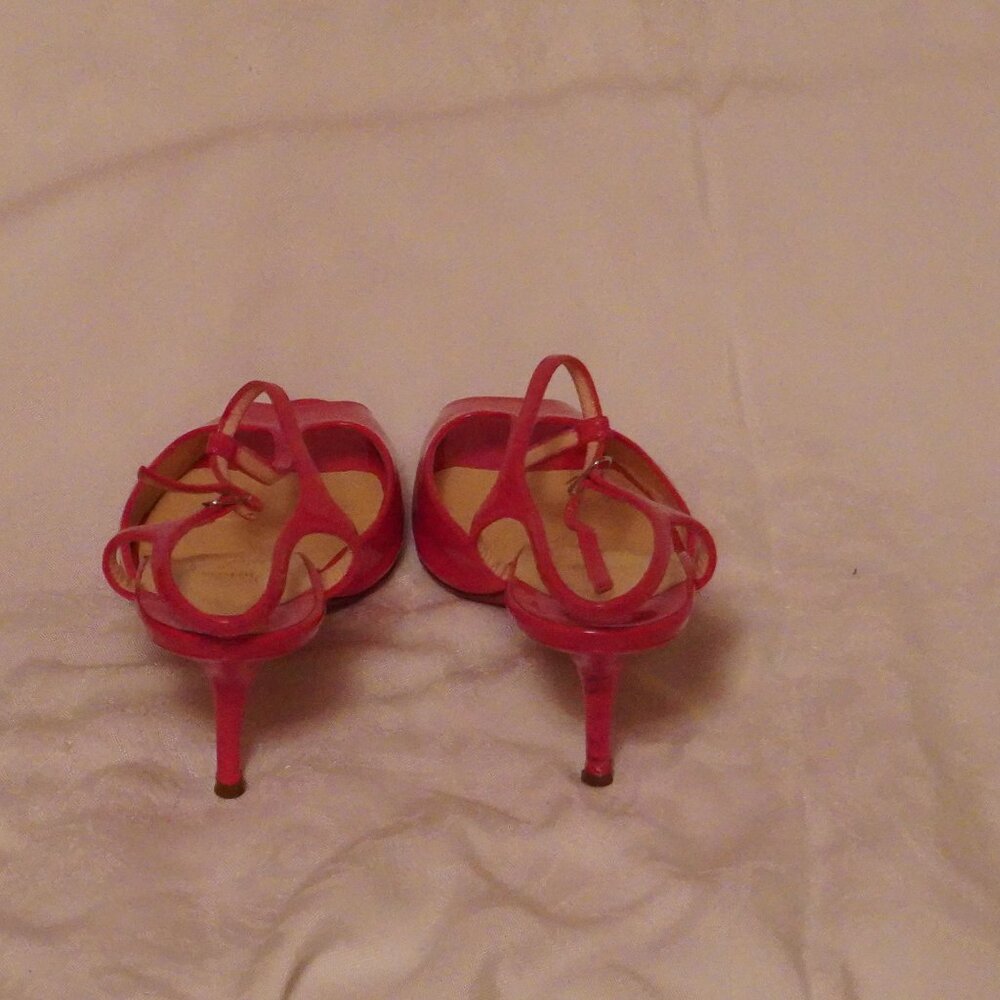 Gorgeous Christian Louboutin Red Heels - Picture 3 of 13